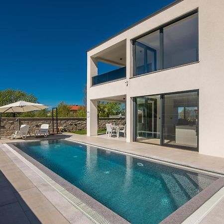 Luxury Villa Weiss - Malinska - Heated Pool - Central Floor Heating In Winter Екстер'єр фото