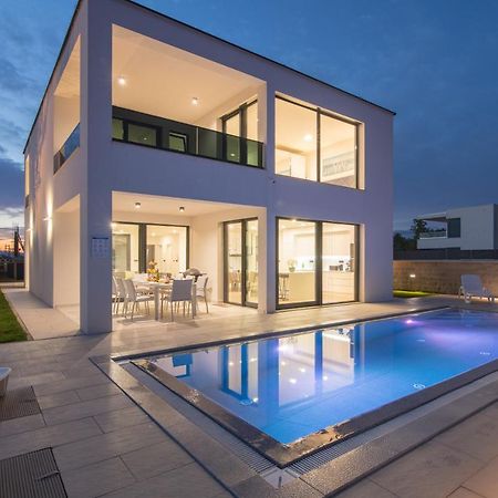 Luxury Villa Weiss - Malinska - Heated Pool - Central Floor Heating In Winter Екстер'єр фото