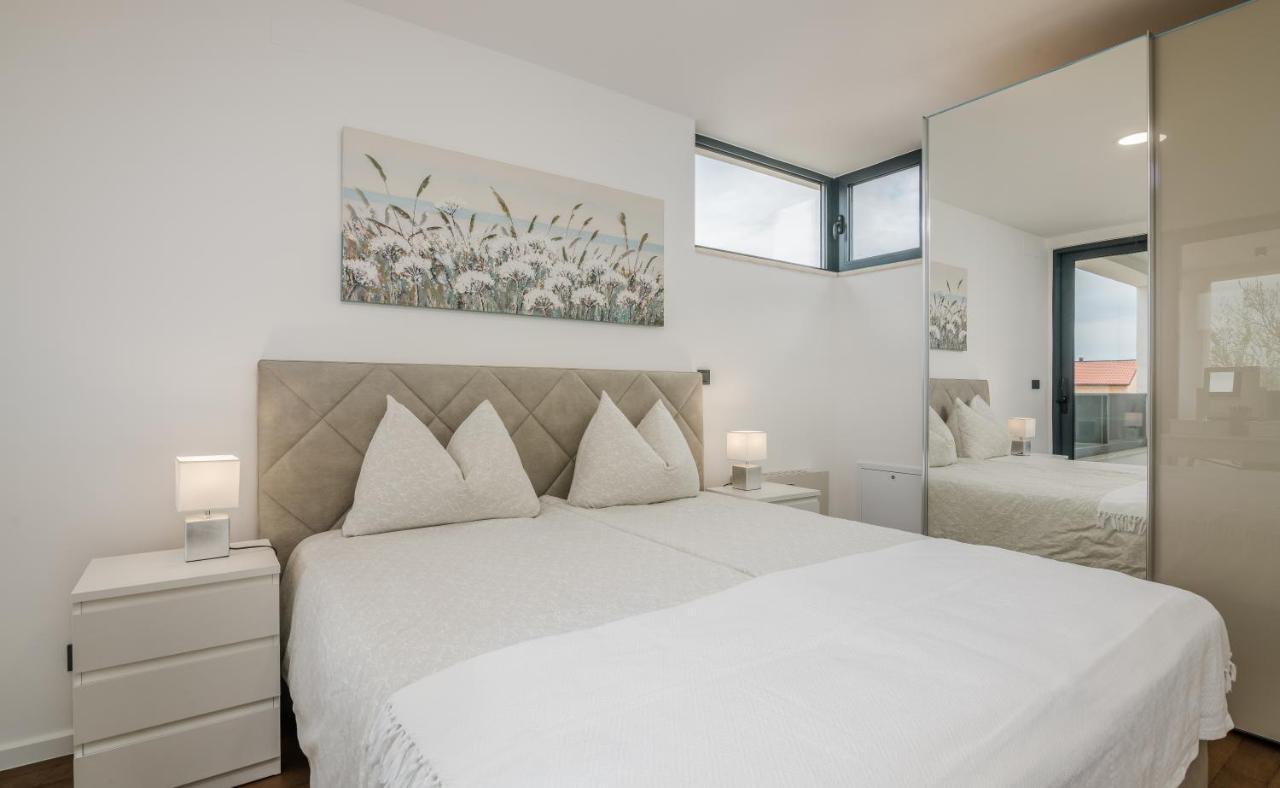 Luxury Villa Weiss - Malinska - Heated Pool - Central Floor Heating In Winter Екстер'єр фото
